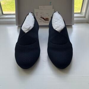 Taryn Rose Knit Shooties Bayrose Navy 5M